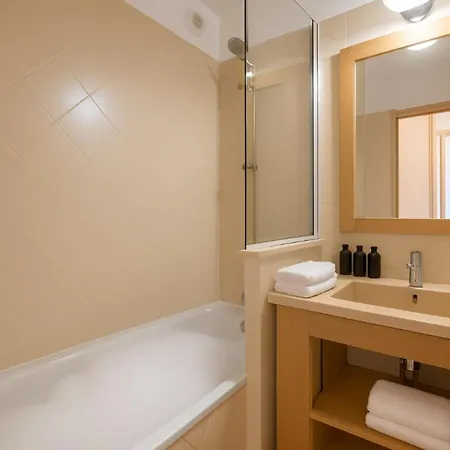 A Lovely Flat With Parking And Views Of Mont Blanc Chamonix